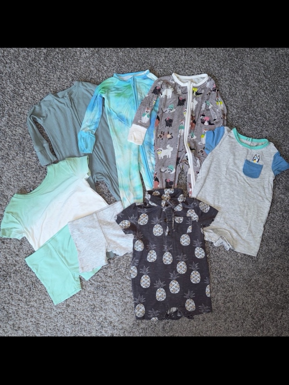 Little sleepies bundle size 3-6 months
